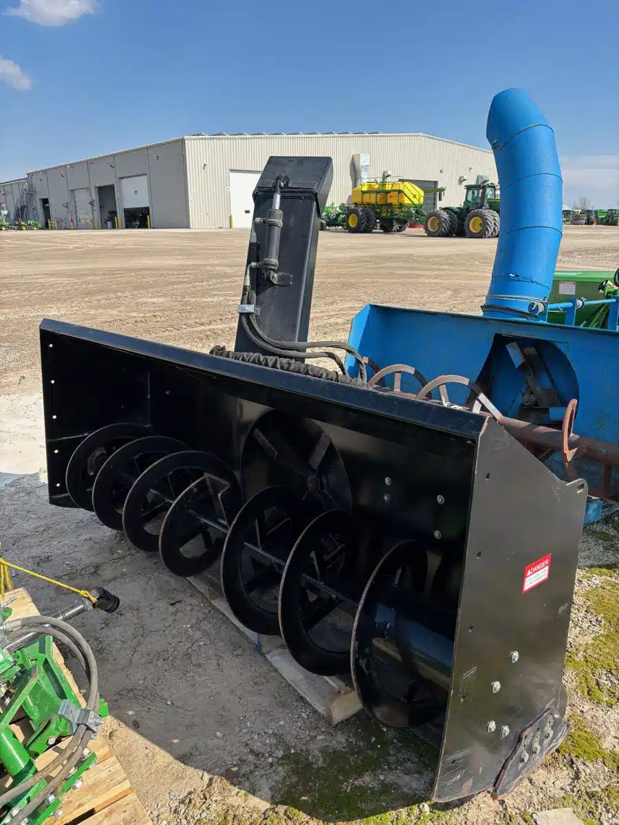 Photo de la Galerie 1 pour 2019 Farm King 8435 84" Souffleur à neige