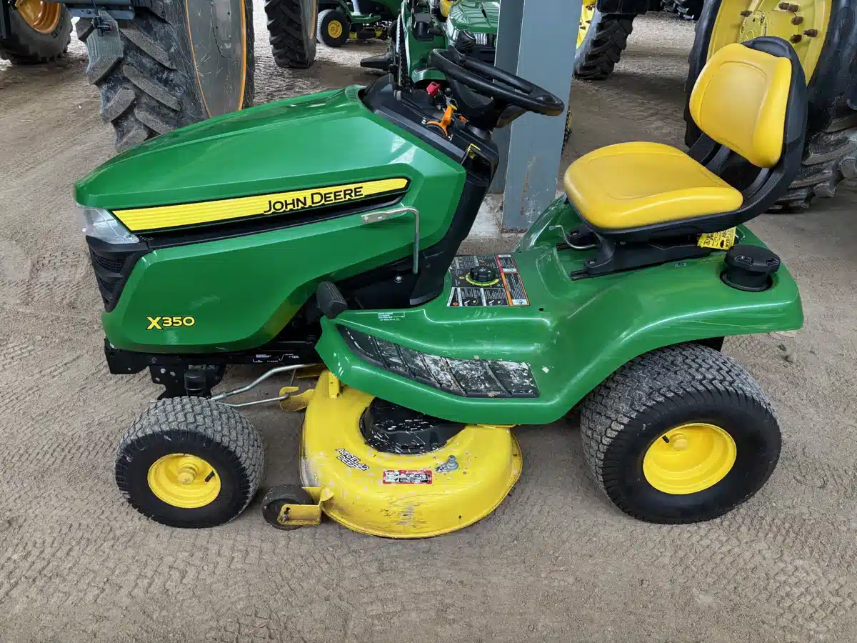 Gallery image 2 for 2018 John Deere X350 Lawn Tractor