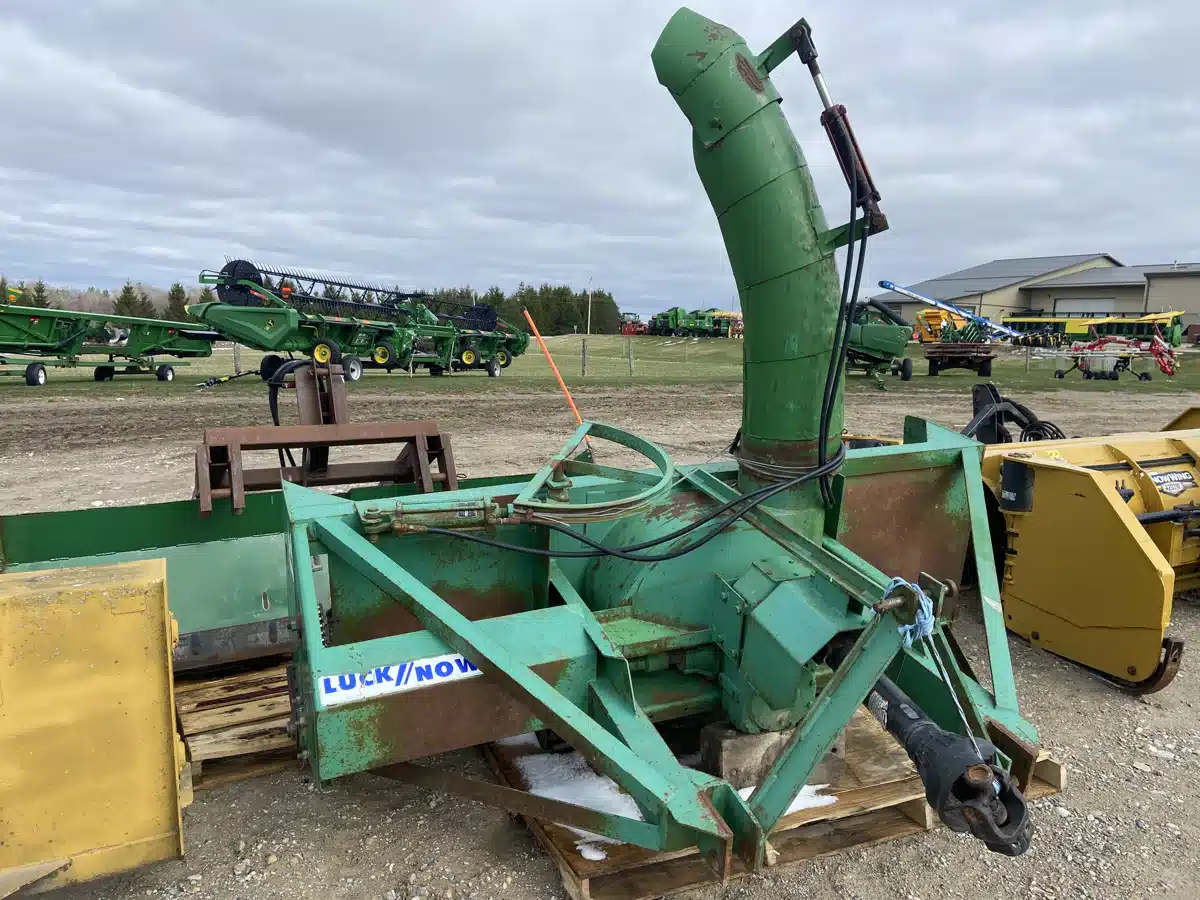 Gallery image 2 for Used 2002 Lucknow D9 Snow Blower