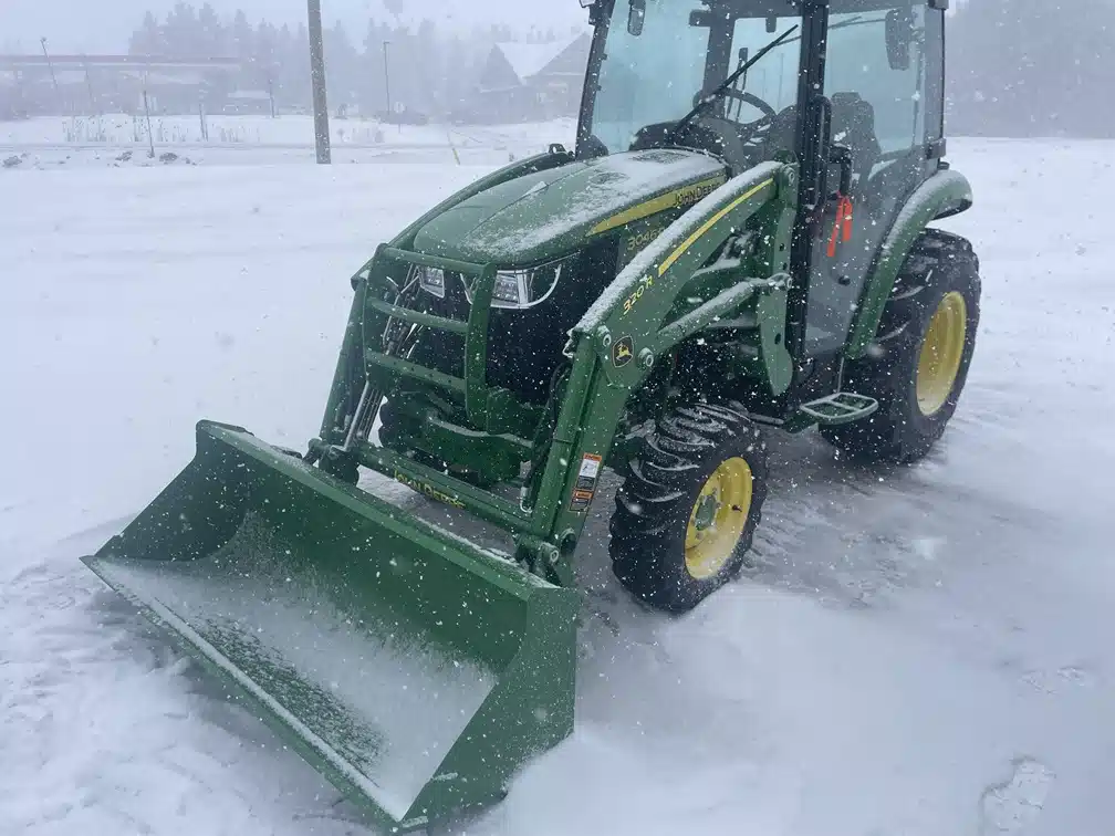 Gallery image 2 for Used John Deere 320R Front End Loader