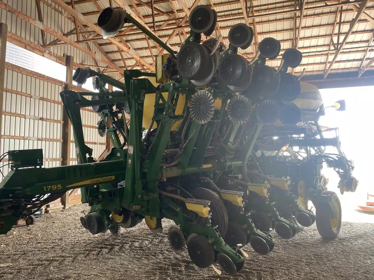 2016 John Deere 1795 Planter