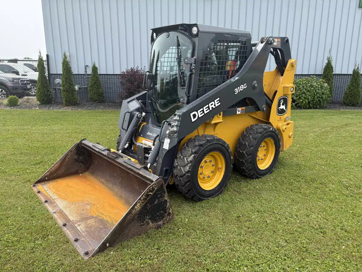 Gallery image 2 for 2024 John Deere 318G Skid Steer