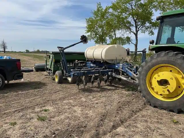 Gallery image 2 for 1997 John Deere 1520 Drill