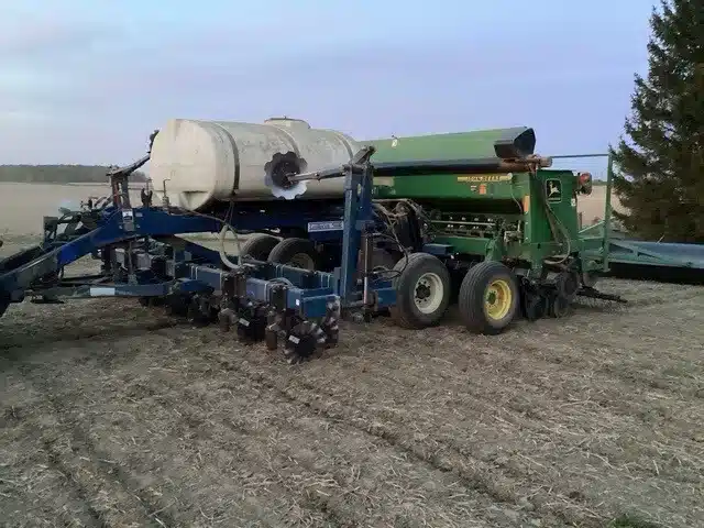 1997 John Deere 1520 Drill