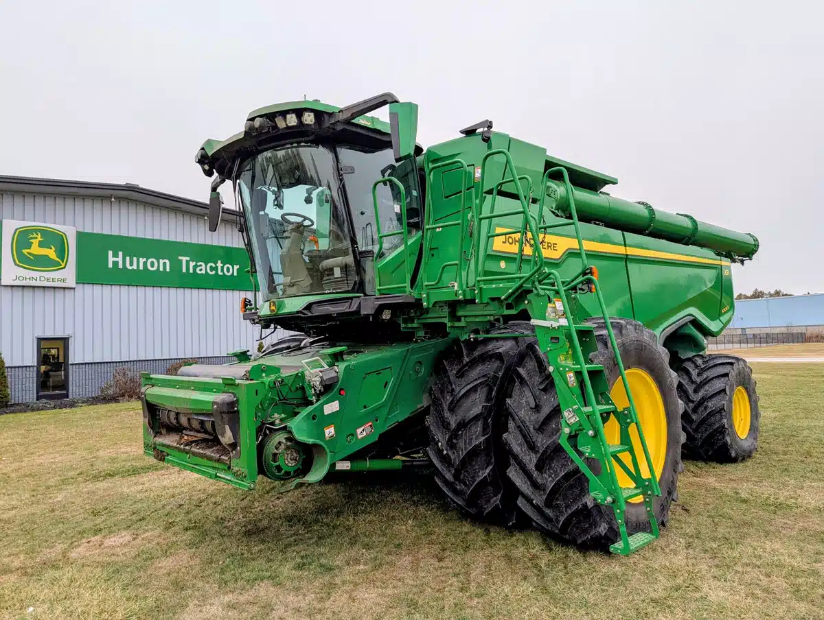 2023 John Deere X9 1000 Combine