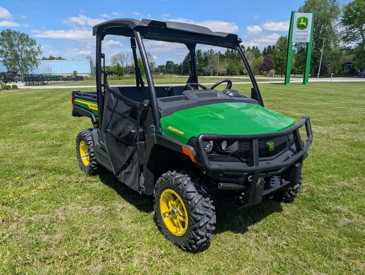 Photo de la Galerie 1 pour 2024 John Deere XUV 835M Véhicule utilitaire