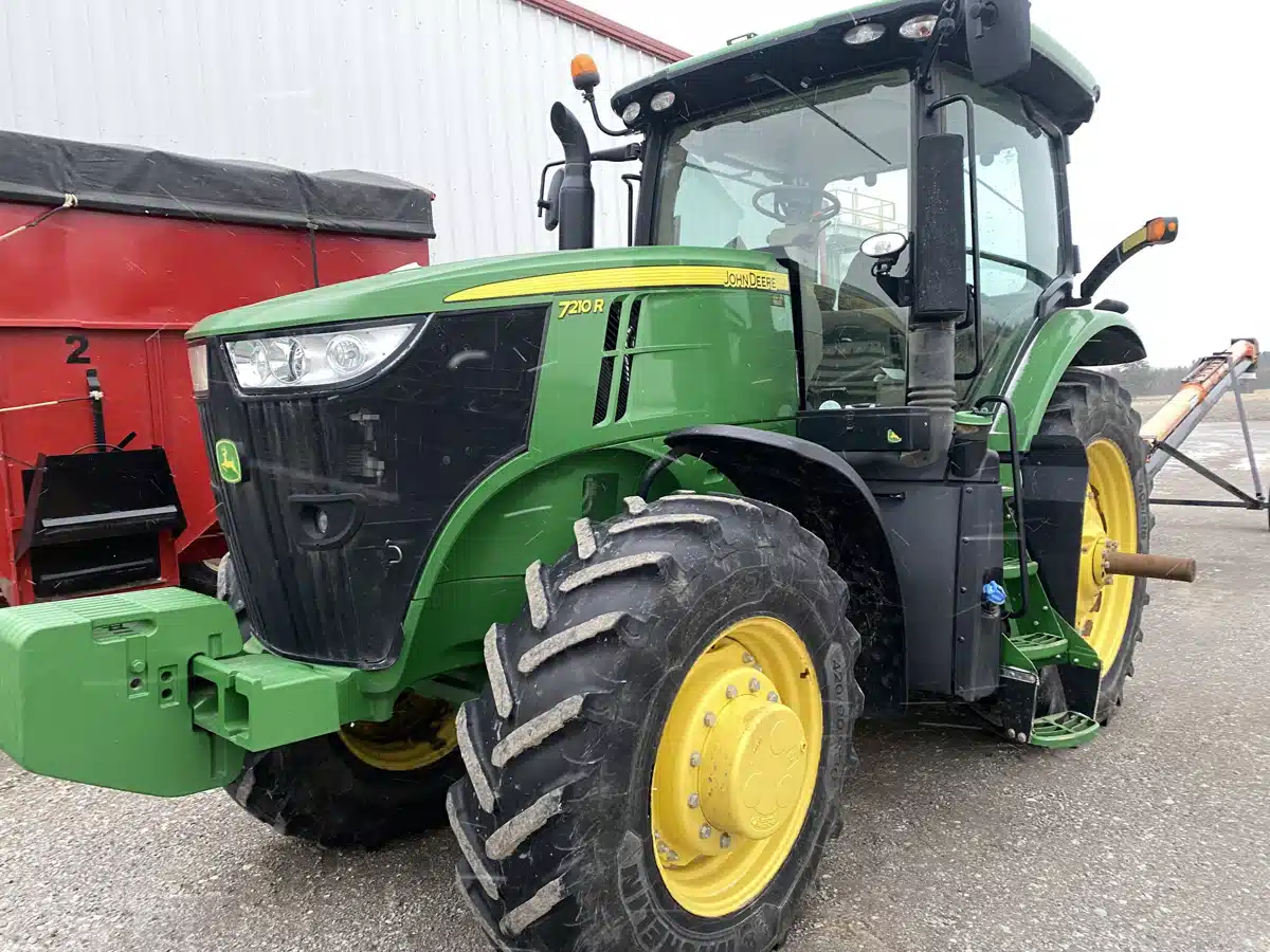 Gallery image 2 for 2019 John Deere 7210R Tractor