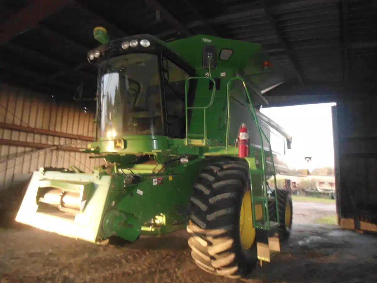 Gallery image 2 for 2006 John Deere 9560 STS Combine