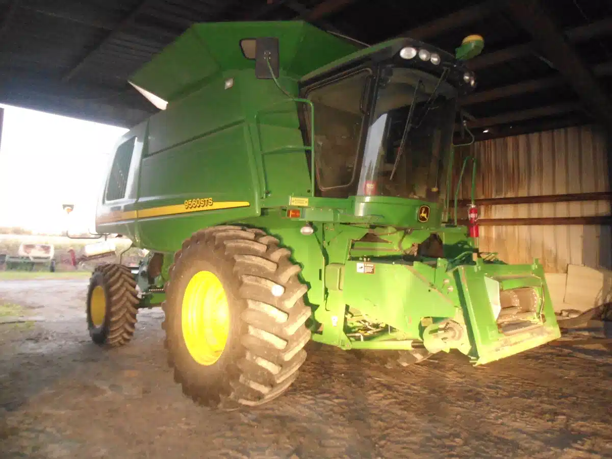 2006 John Deere 9560 STS Combine