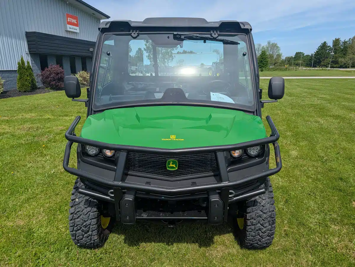 Photo de la Galerie 2 pour 2025 John Deere XUV 845M HVAC Cab Véhicule utilitaire