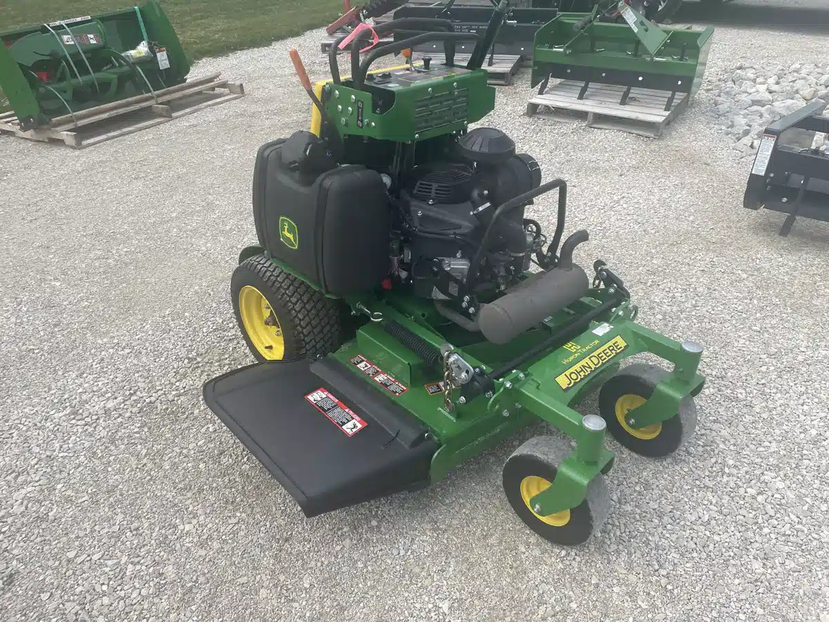 Gallery image 2 for 2022 John Deere 636M Mower - Zero Turn