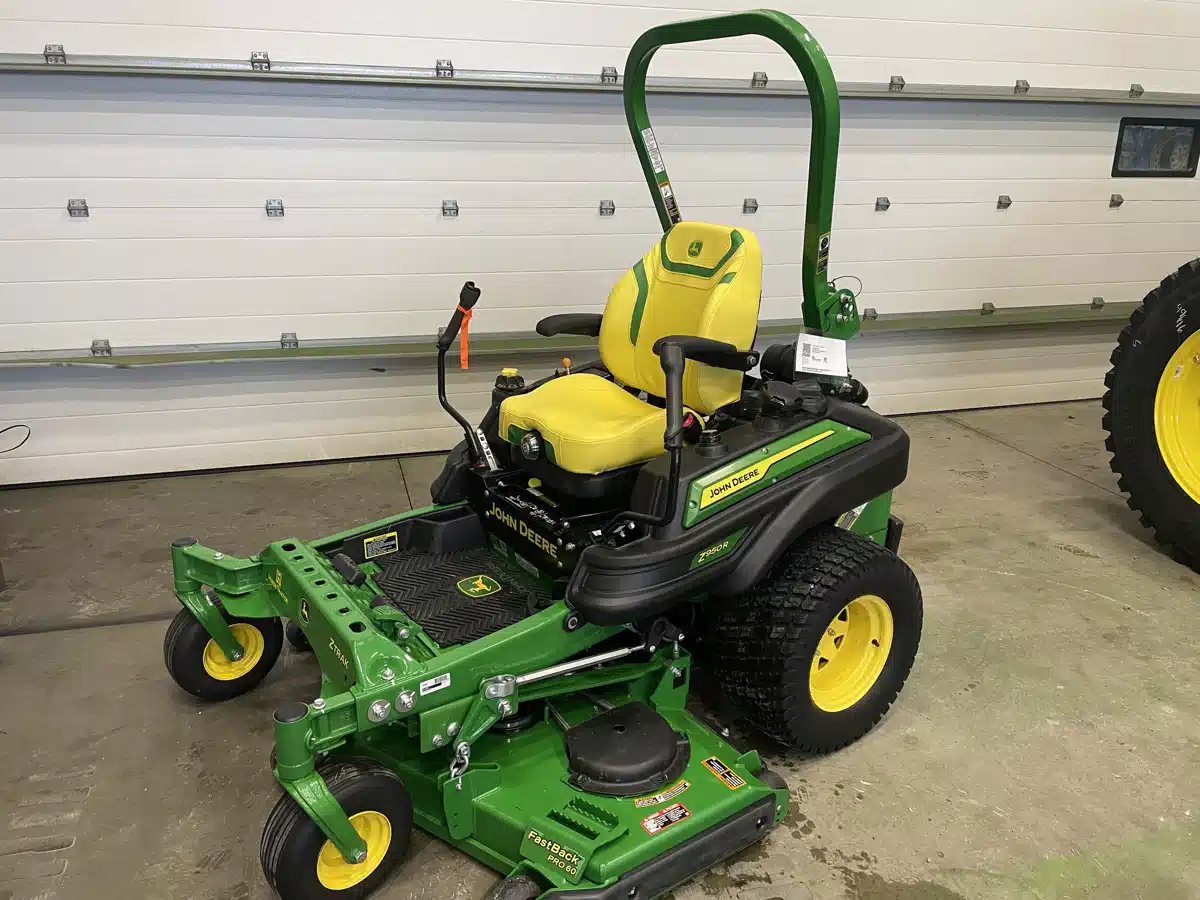 Gallery image 1 for 2023 John Deere Z950R Mower - Zero Turn