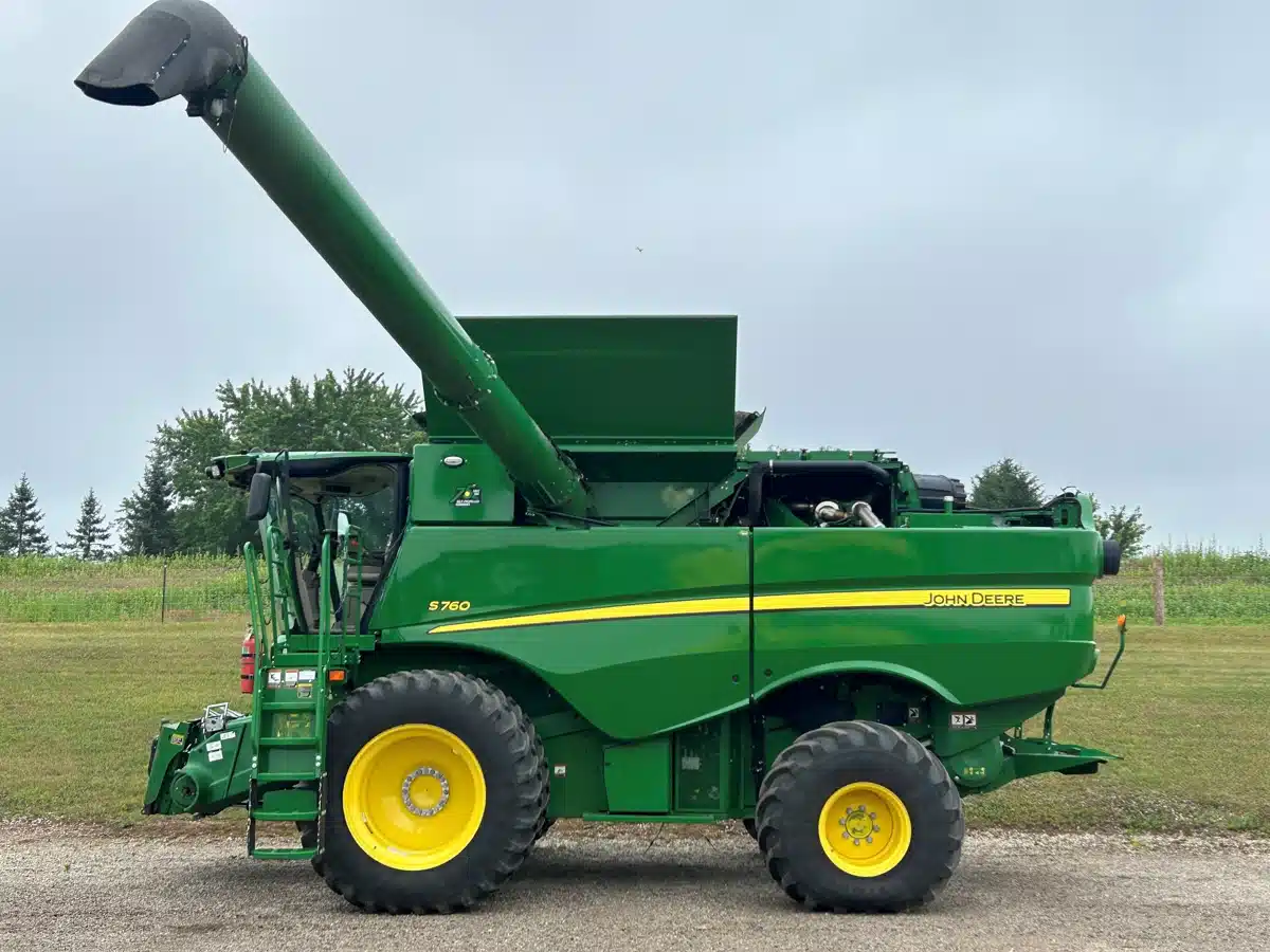 Photo de la Galerie 2 pour 2022 John Deere S760 Batteuse