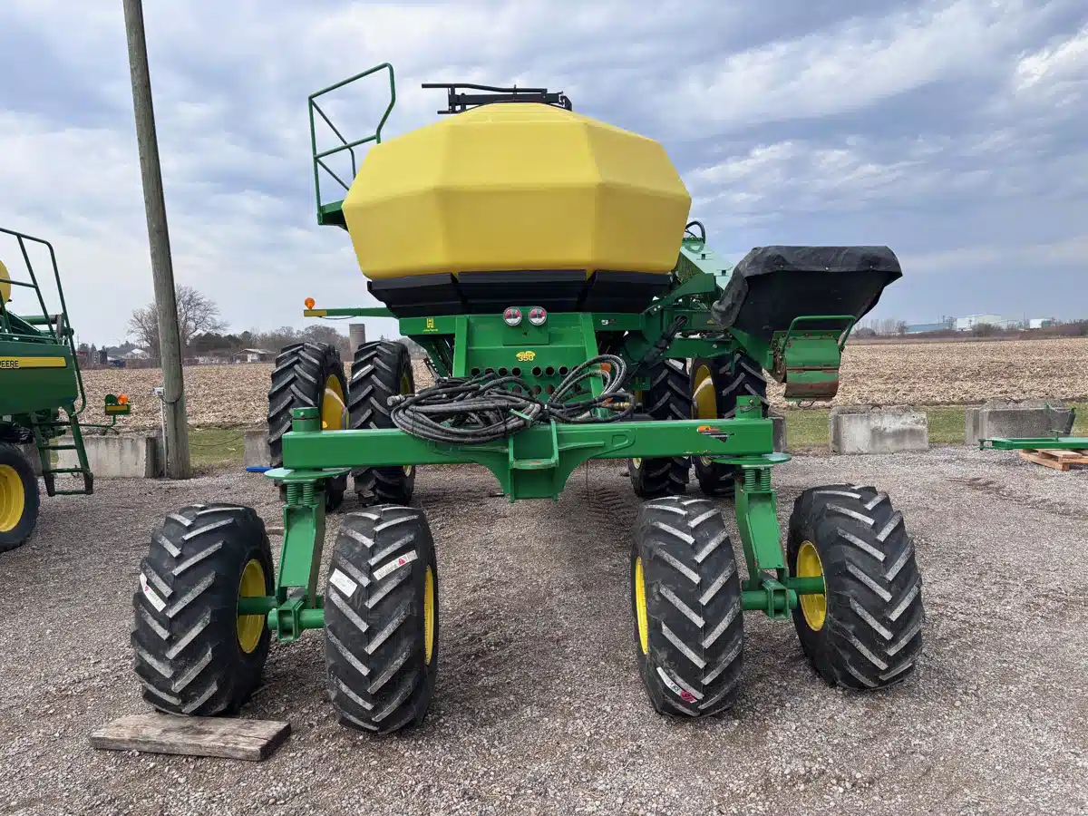 Gallery image 2 for 2016 John Deere 1910 Air Drill