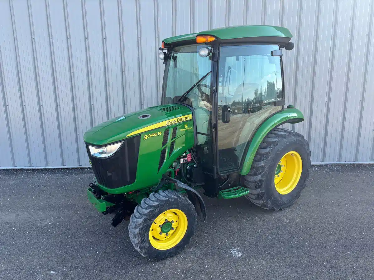 Gallery image 1 for 2019 John Deere 3046R Tractor