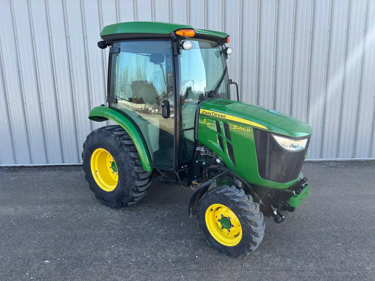 Gallery image 2 for 2019 John Deere 3046R Tractor