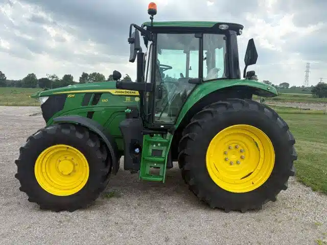 Photo de la Galerie 1 pour 2025 John Deere 6M 130 Tracteur