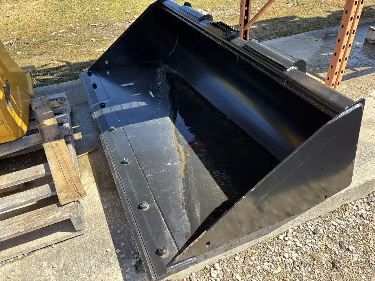Photo de la Galerie 1 pour 2025 John Deere 72 INCH Godet (bucket)