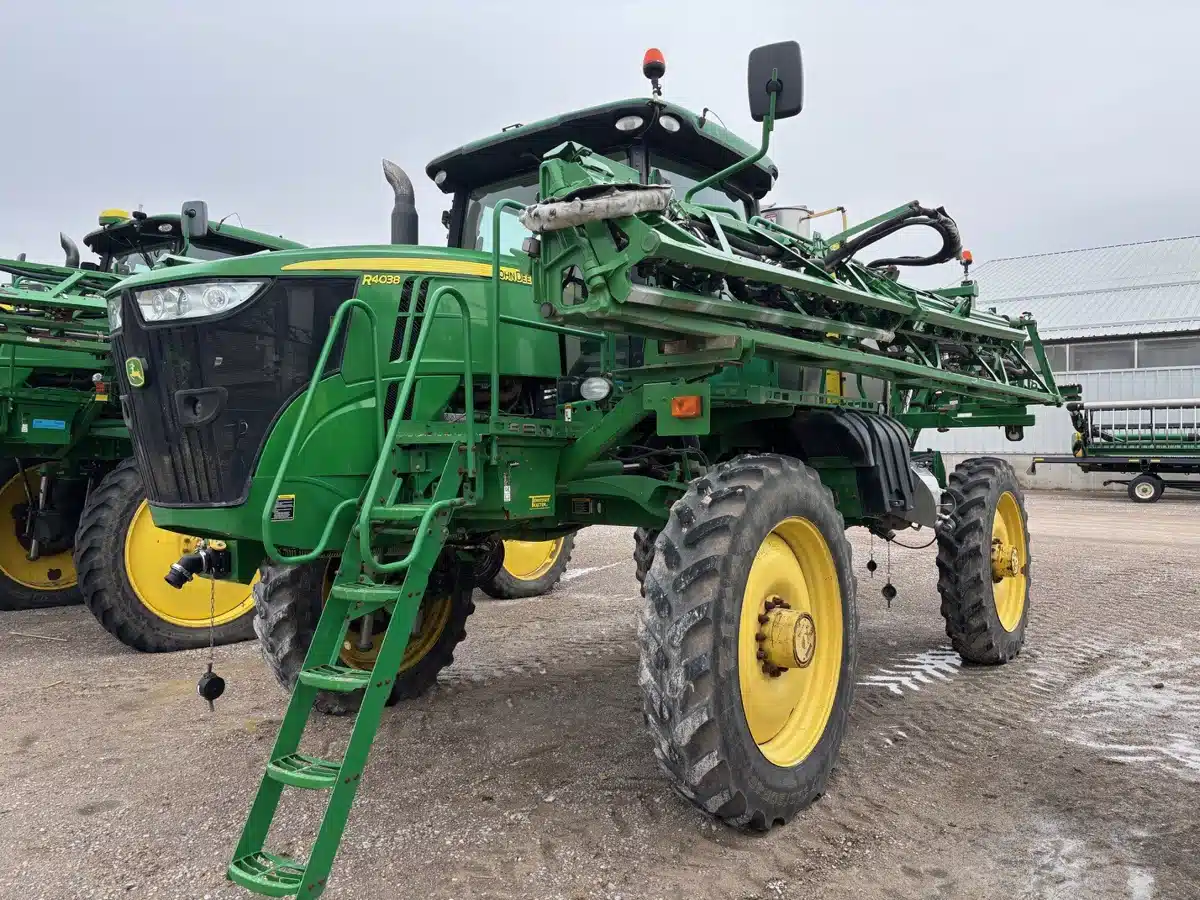 Gallery image 1 for 2015 John Deere R4038 Sprayer - Self Propelled