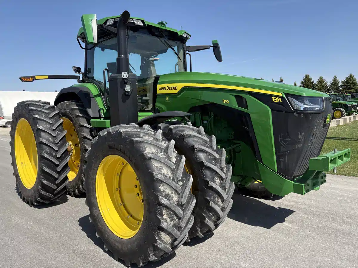 Photo de la Galerie 2 pour 2022 John Deere 8R 310 Tracteur