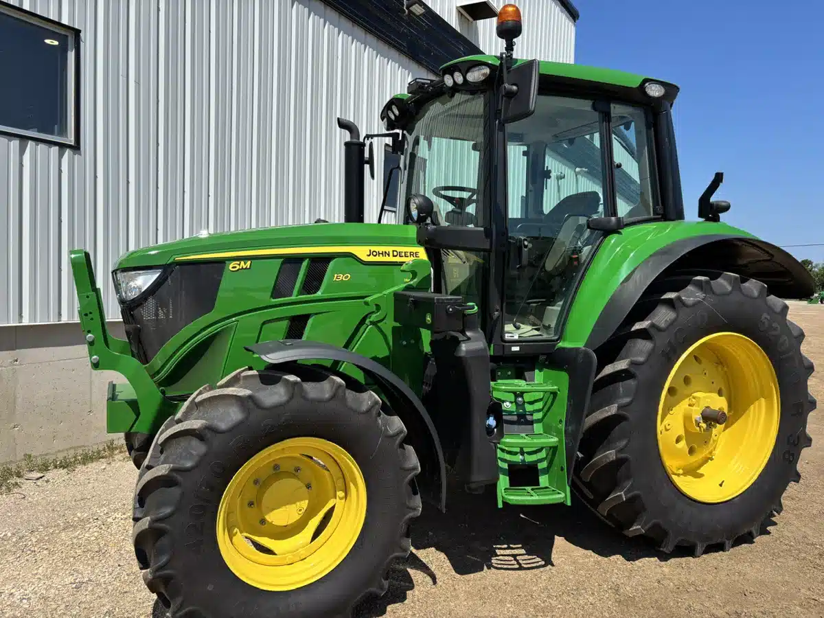 Photo de la Galerie 1 pour 2025 John Deere 6M 130 Tracteur