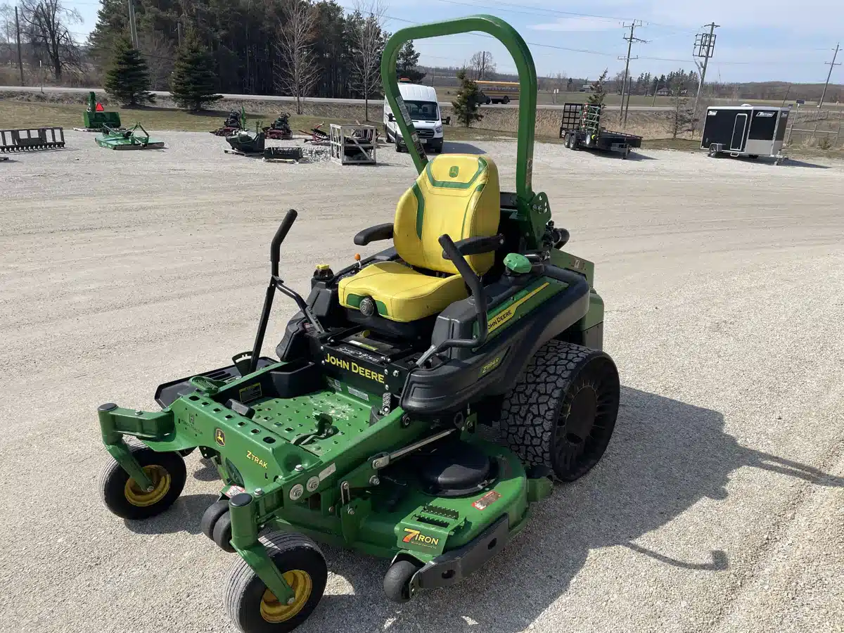 Photo de la Galerie 1 pour 2023 John Deere Z994R Tondeuse à rayon de braquage zéro