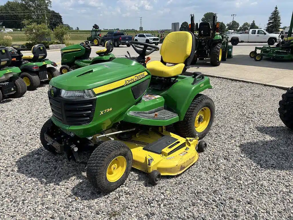 Gallery image 1 for 2014 John Deere X734 Lawn Tractor