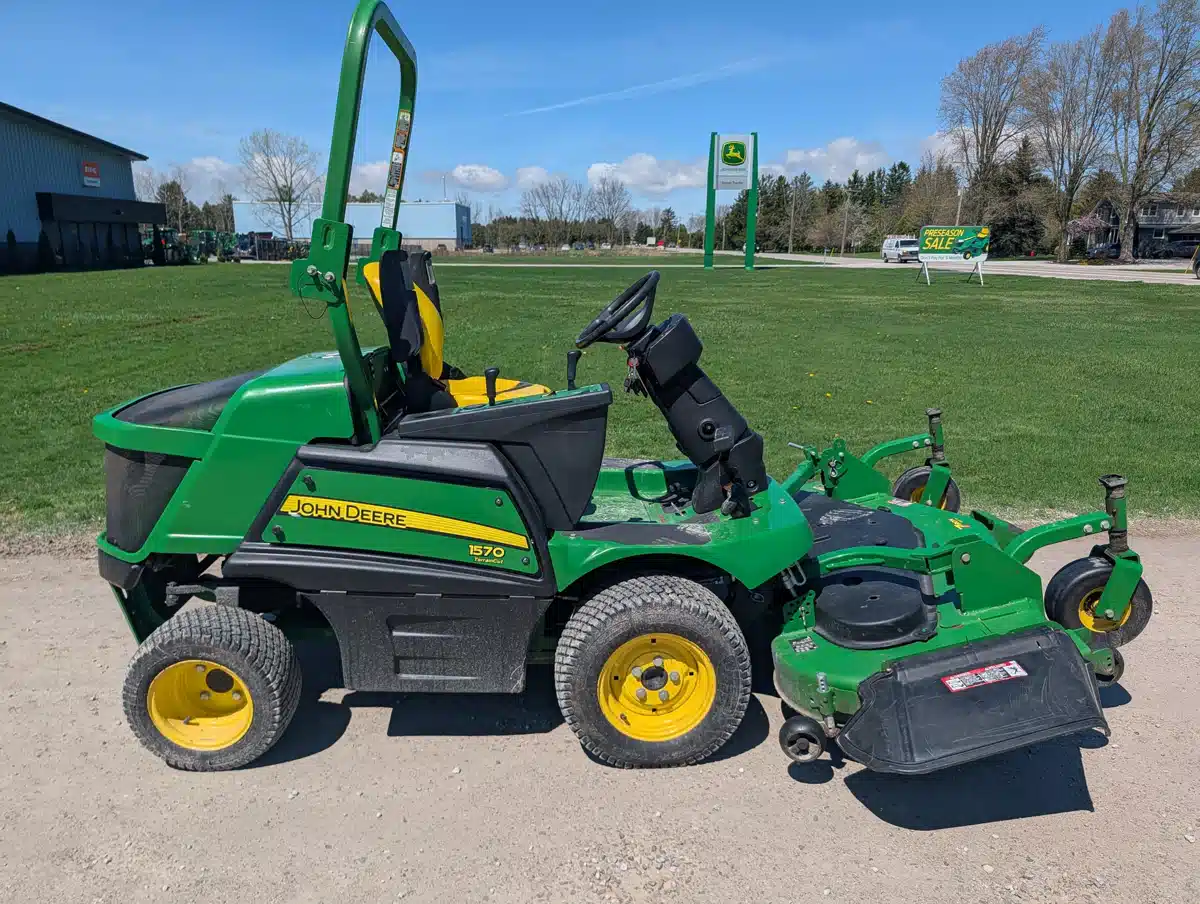 Gallery image 1 for 2020 John Deere 1570 Mower - Front Deck
