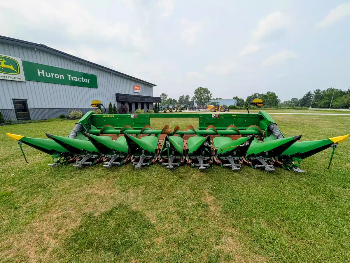 Gallery image 2 for 2025 John Deere CR 8 Header - Row Crop