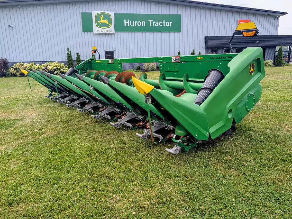 Gallery image 1 for 2025 John Deere CR 8 Header - Row Crop