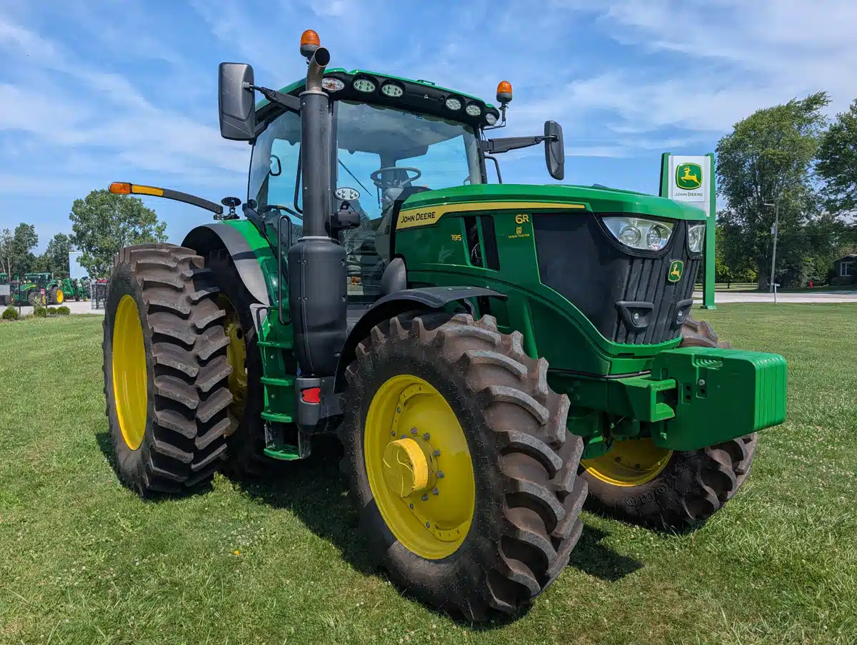 Gallery image 2 for 2025 John Deere 6R 195 Tractor