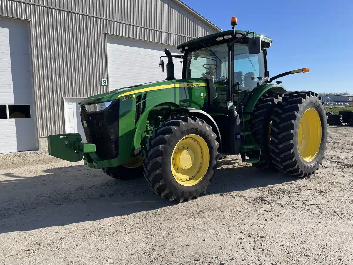 Photo de la Galerie 1 pour 2018 John Deere 8245R Tracteur