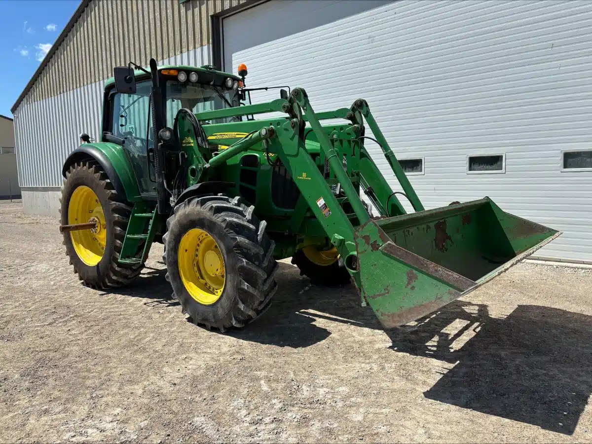 Photo de la Galerie 2 pour 2011 John Deere 7330 PREMIUM Tracteur