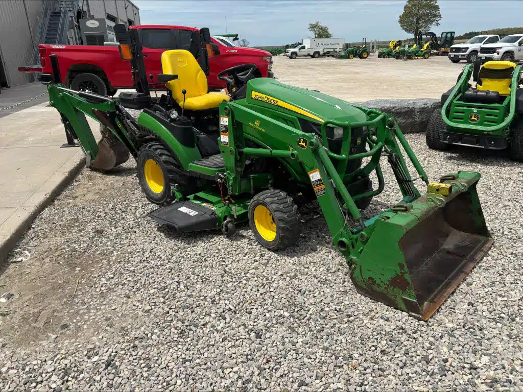 Gallery image 2 for 2015 John Deere 1025R Tractor