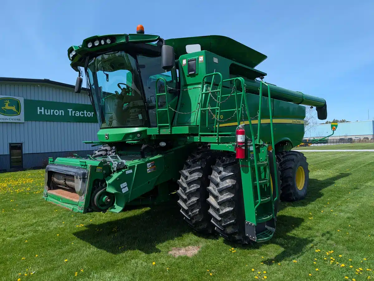 Photo de la Galerie 1 pour 2013 John Deere S670 Batteuse