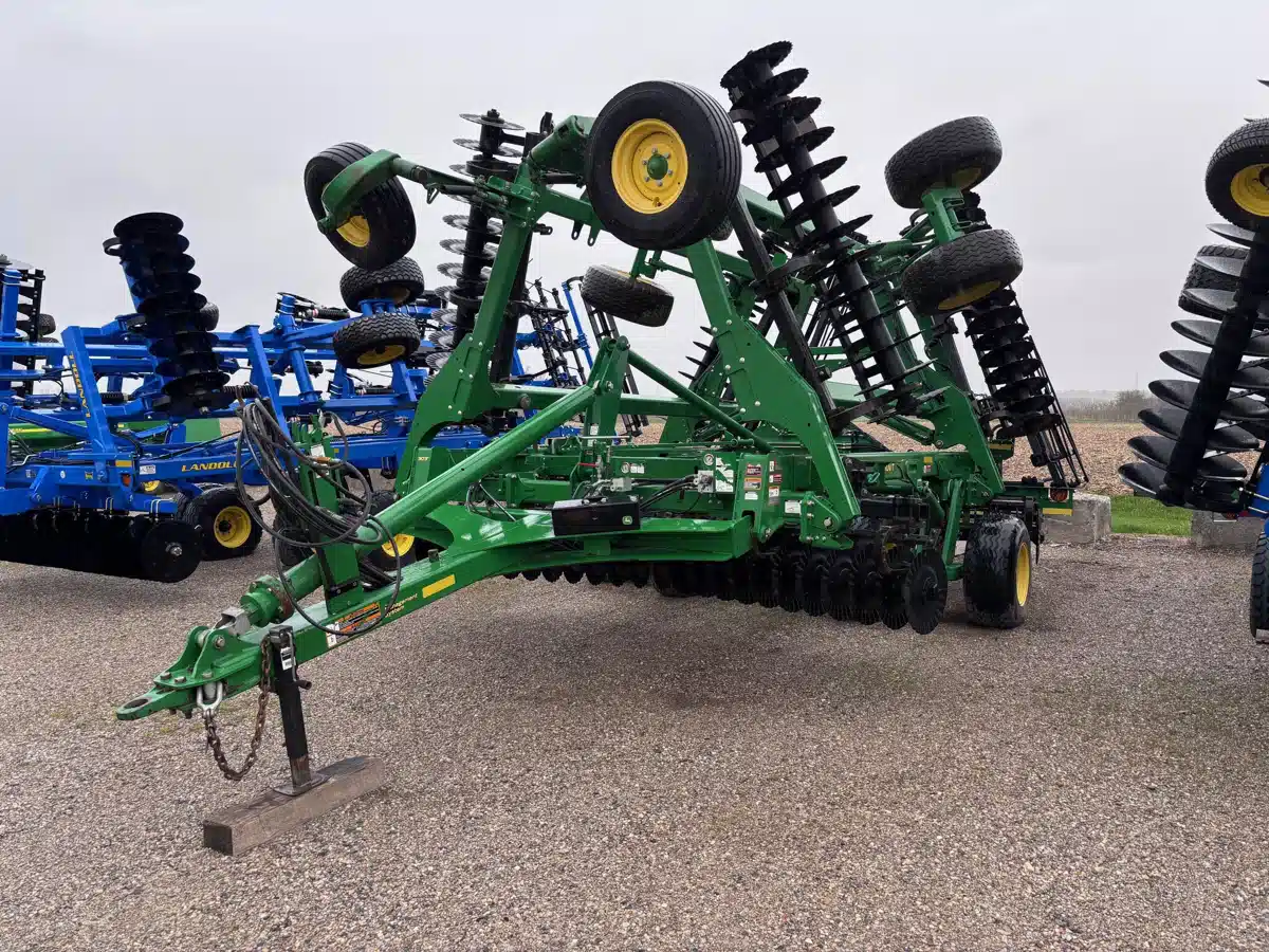 Gallery image 1 for 2020 John Deere 2660VT Vertical Tillage