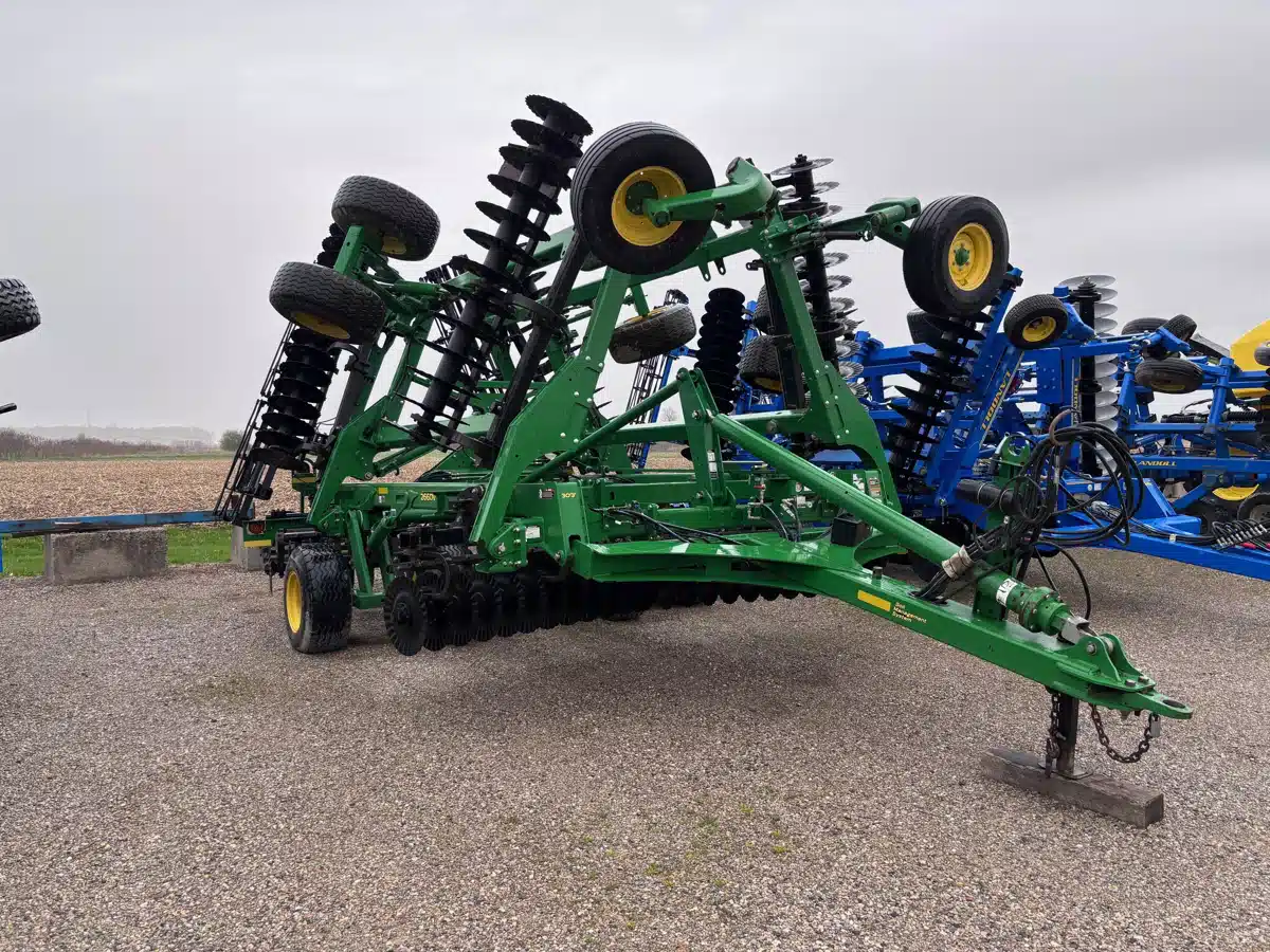 Gallery image 2 for 2020 John Deere 2660VT Vertical Tillage