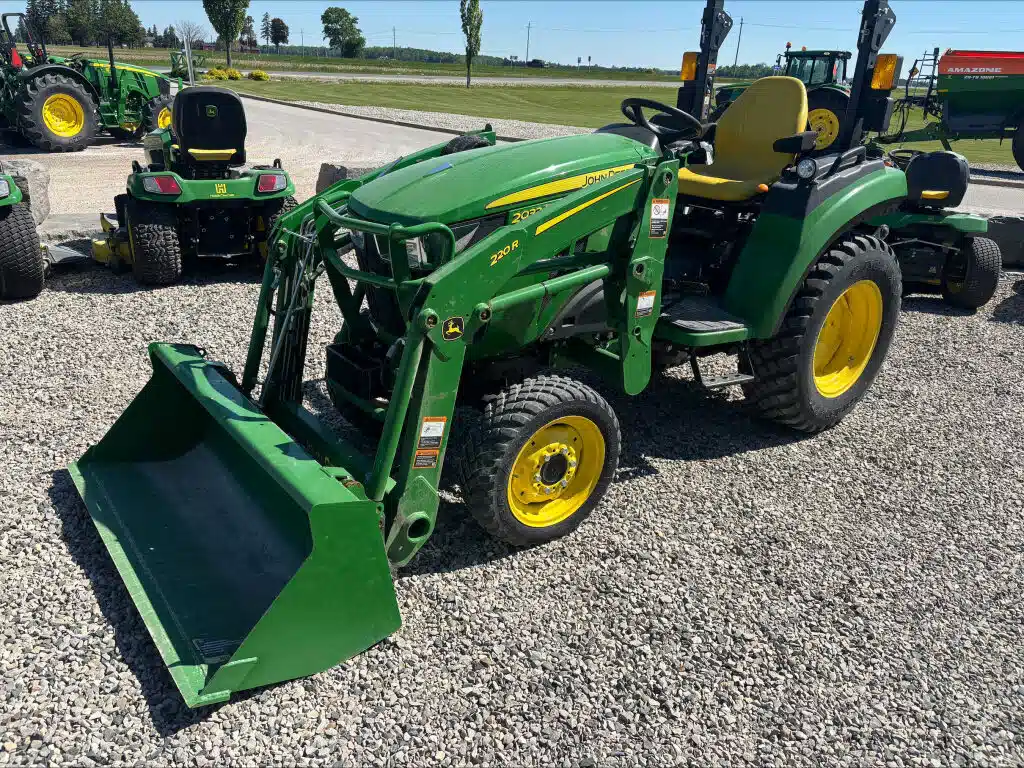 Gallery image 1 for 2022 John Deere 2032R Tractor