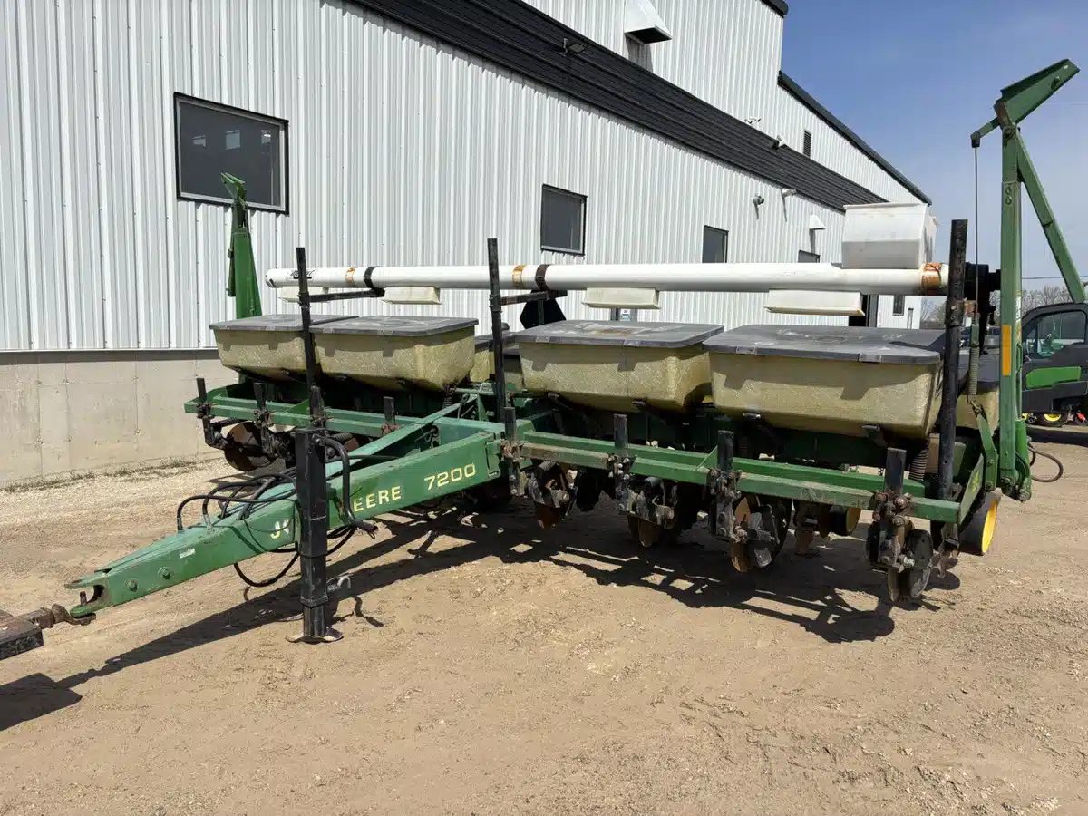 Photo de la Galerie 1 pour 1990 John Deere 7200 Planteur