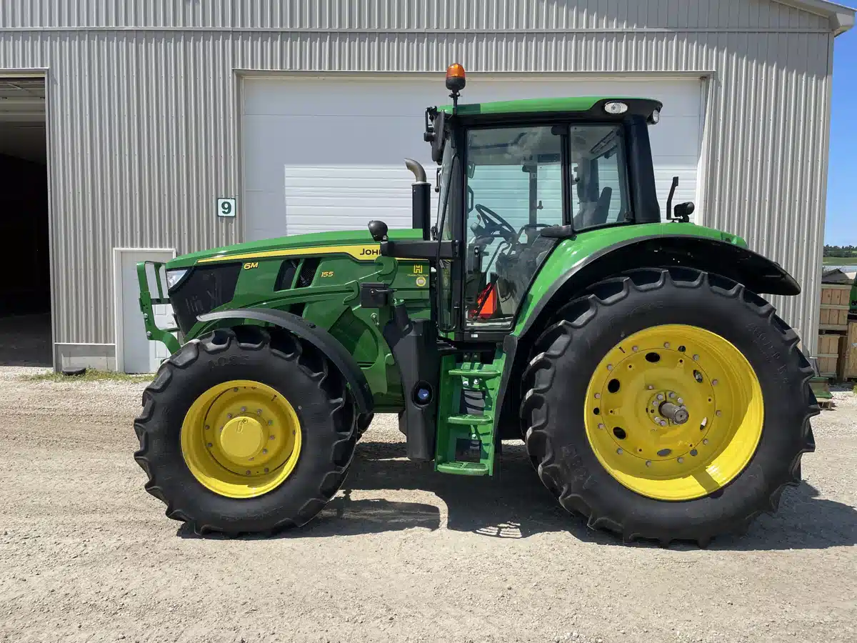 Photo de la Galerie 2 pour 2025 John Deere 6155M Tracteur