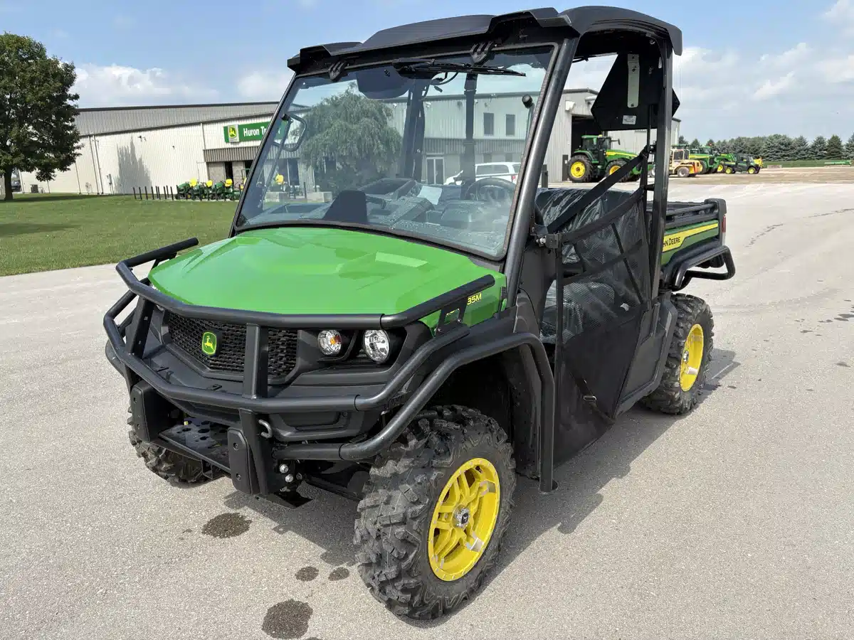 Gallery image 1 for 2022 John Deere XUV 835M Utility Vehicle
