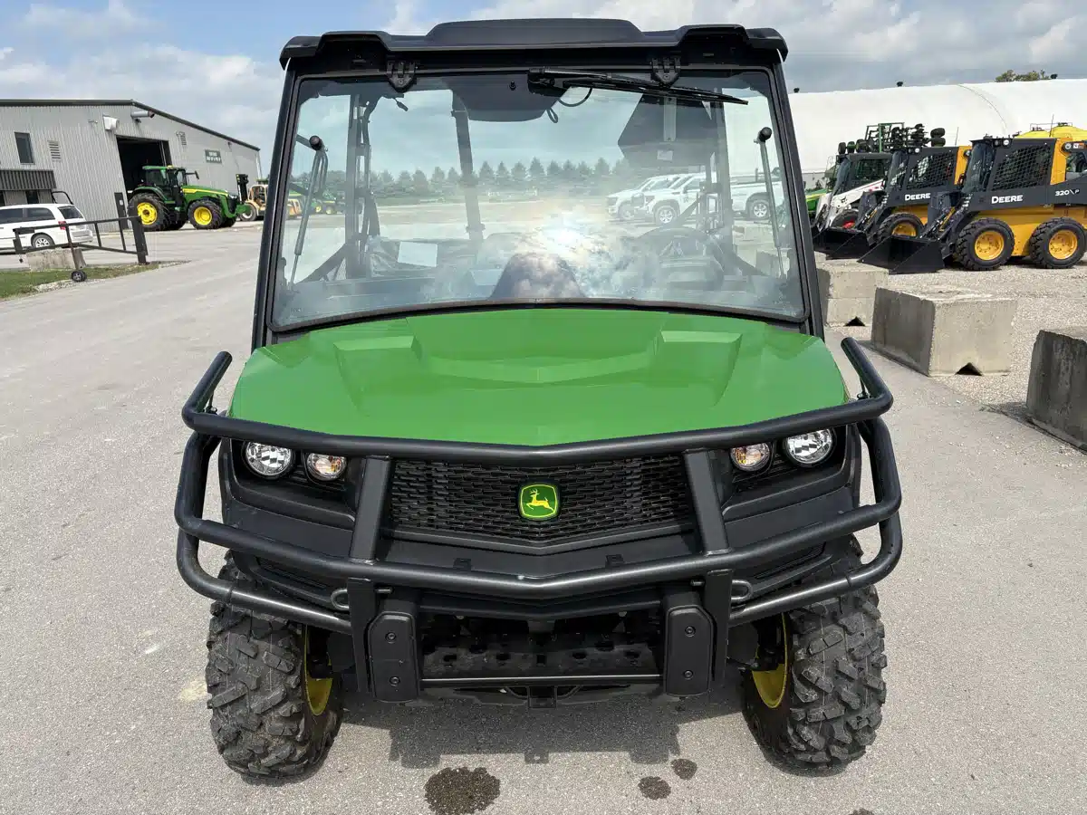 Gallery image 2 for 2022 John Deere XUV 835M Utility Vehicle