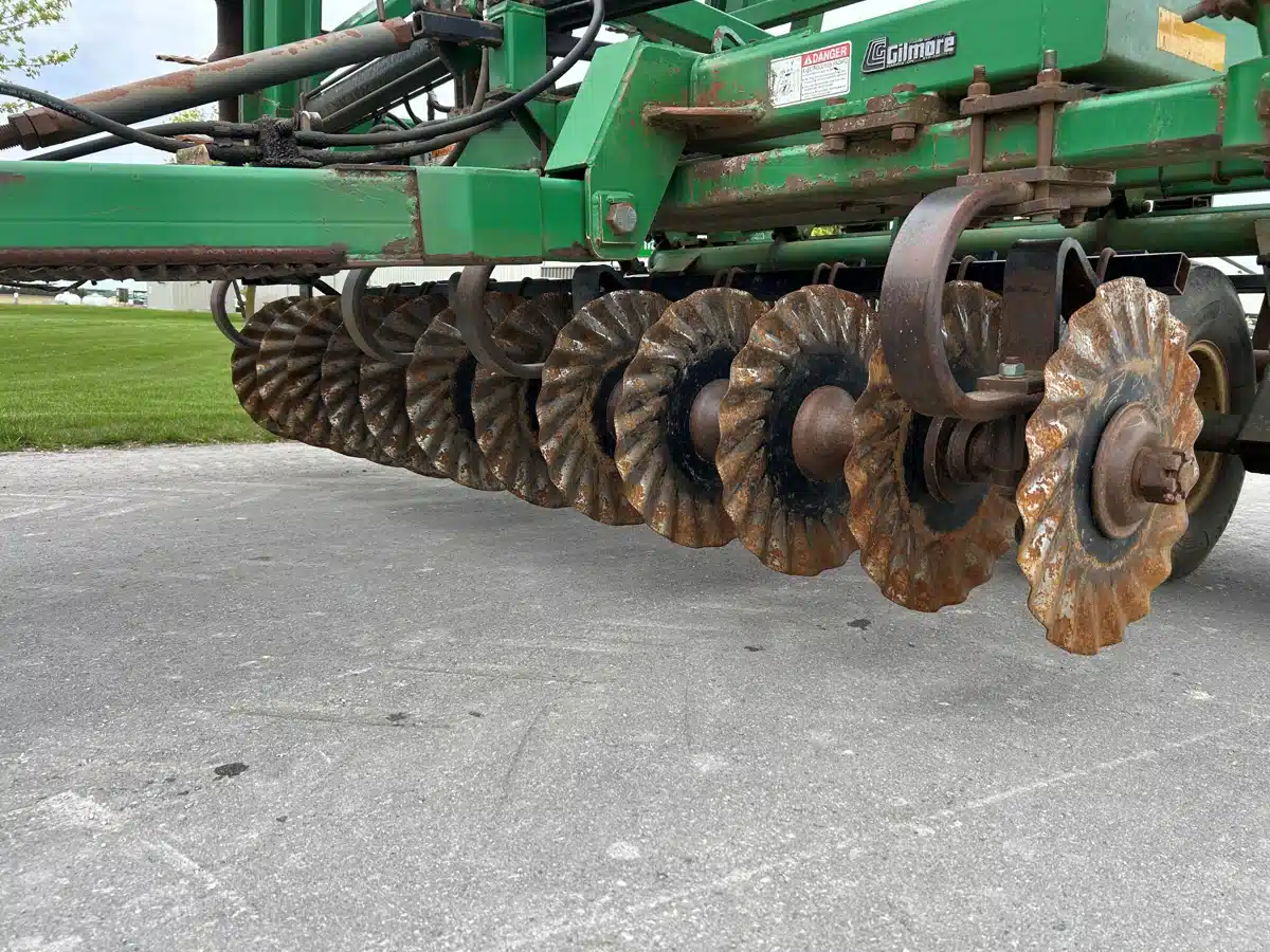 Gallery image 2 for 2009 Great Plains 3000TT Vertical Tillage