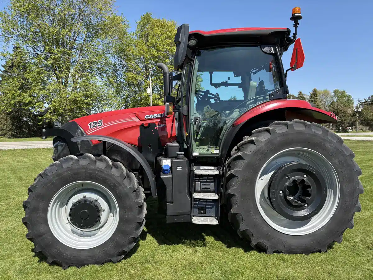 Photo de la Galerie 2 pour 2024 Case IH MAXXUM 125 Tracteur
