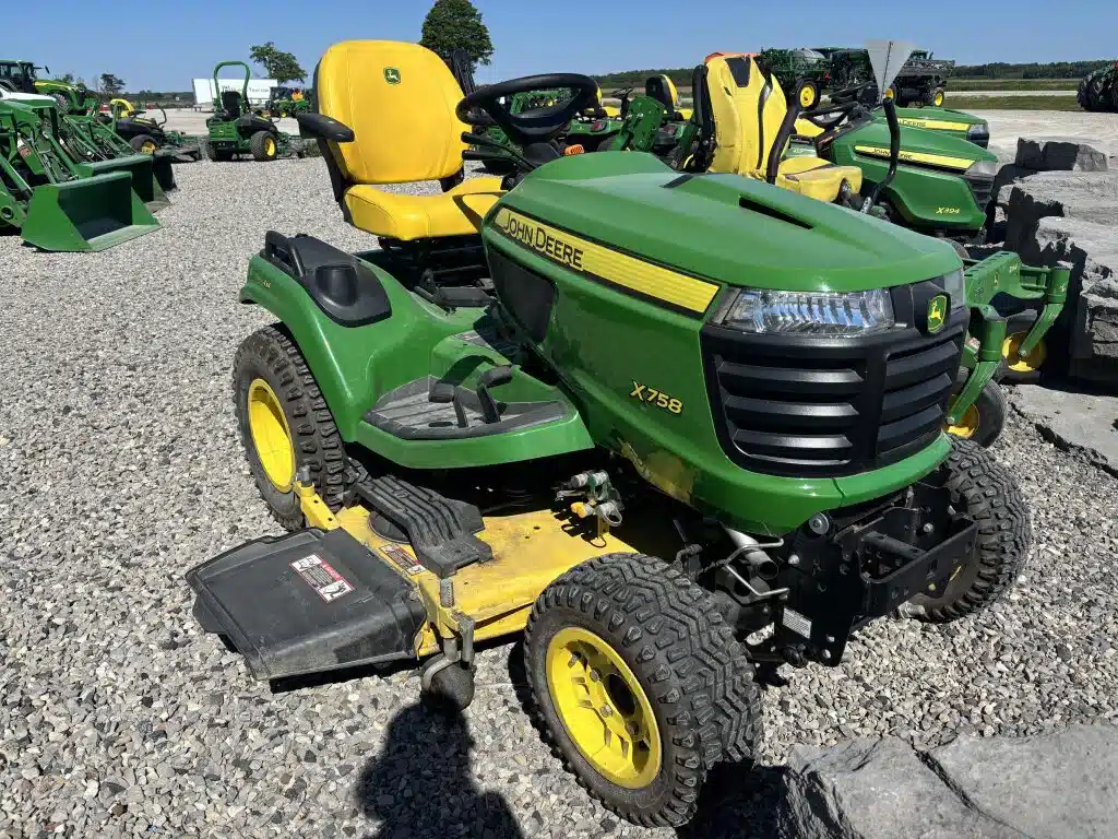 Gallery image 2 for 2022 John Deere X758 Lawn Tractor