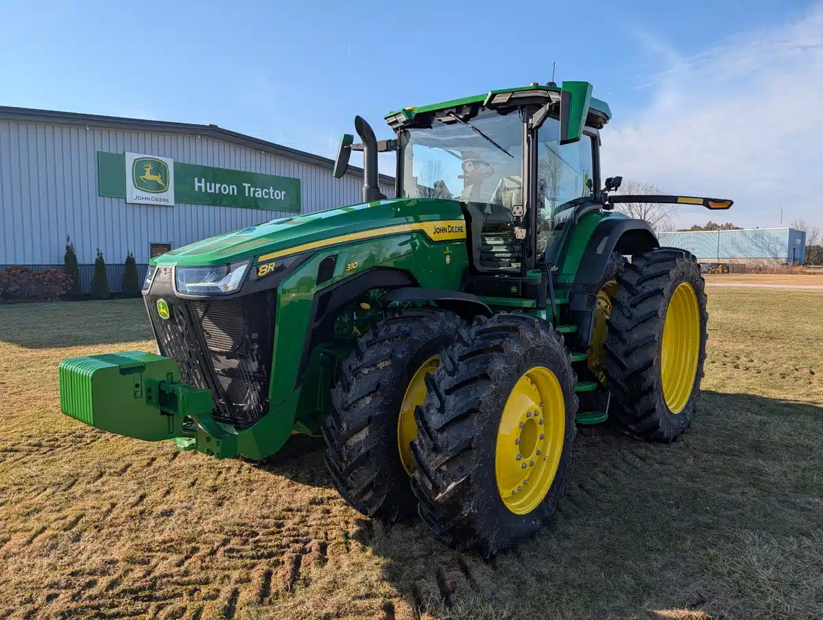 Photo de la Galerie 1 pour 2025 John Deere 8R 310 Tracteur