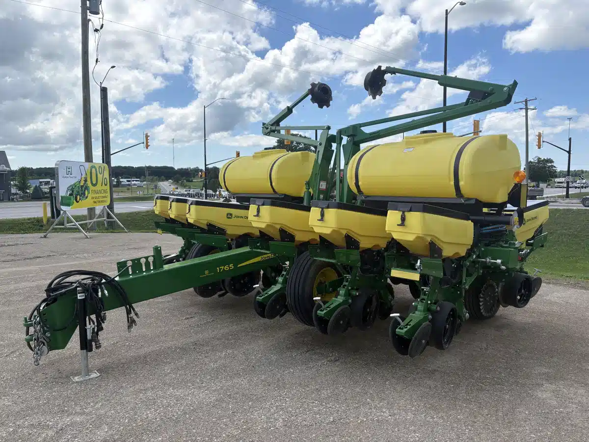 Photo de la Galerie 1 pour 2024 John Deere 1765 Planteur