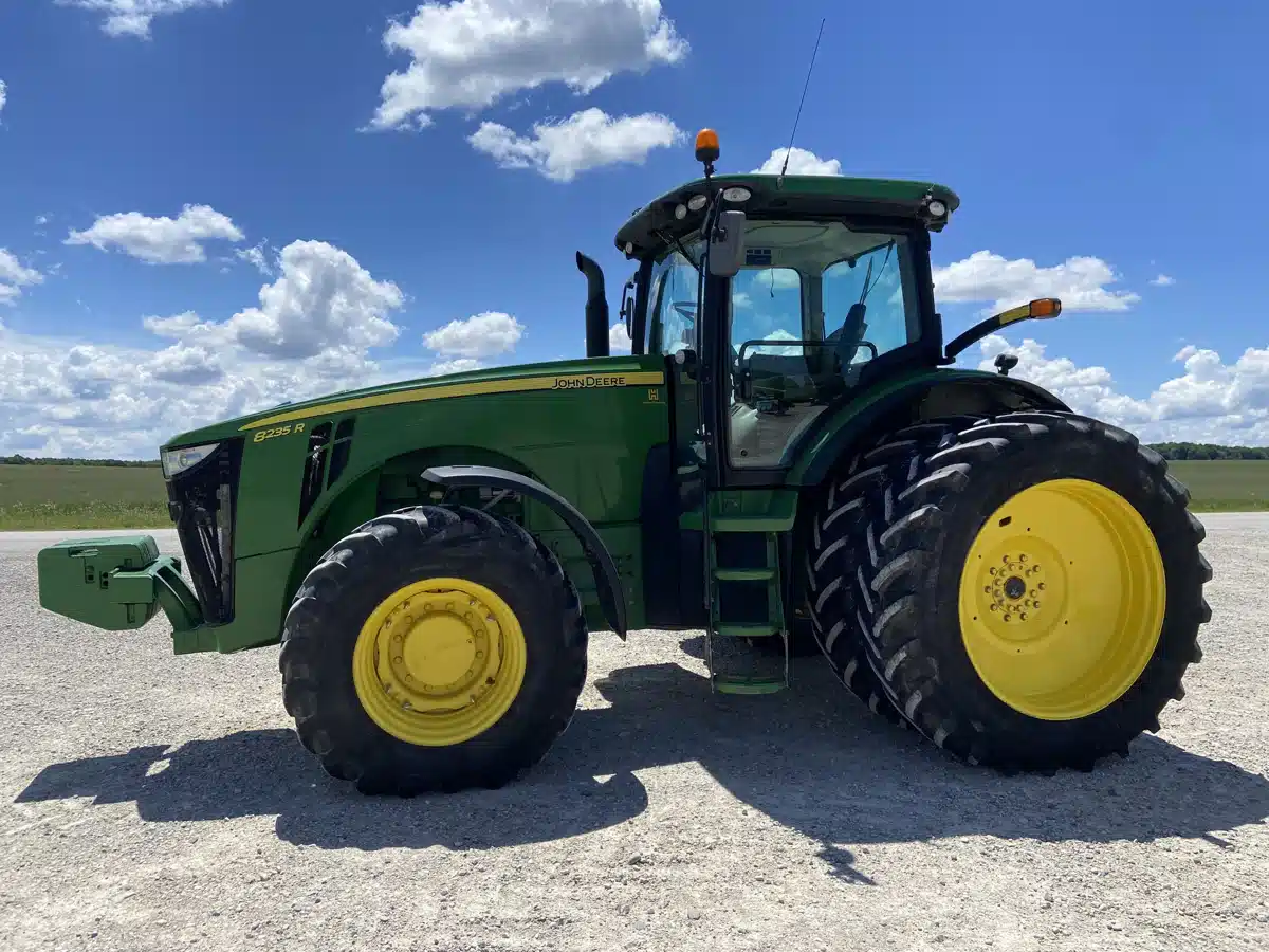 Gallery image 1 for 2012 John Deere 8235R Tractor