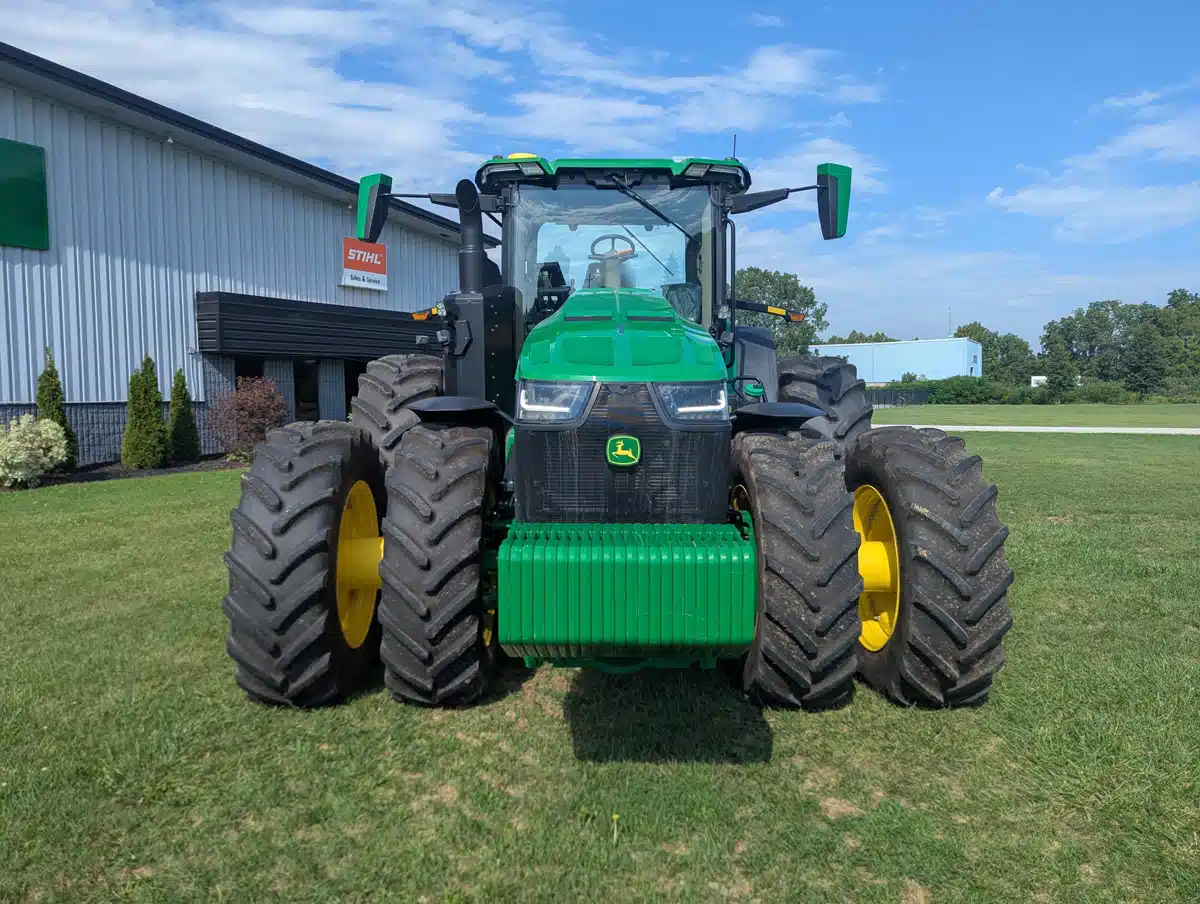 Photo de la Galerie 2 pour 2025 John Deere 8R 410 Tracteur