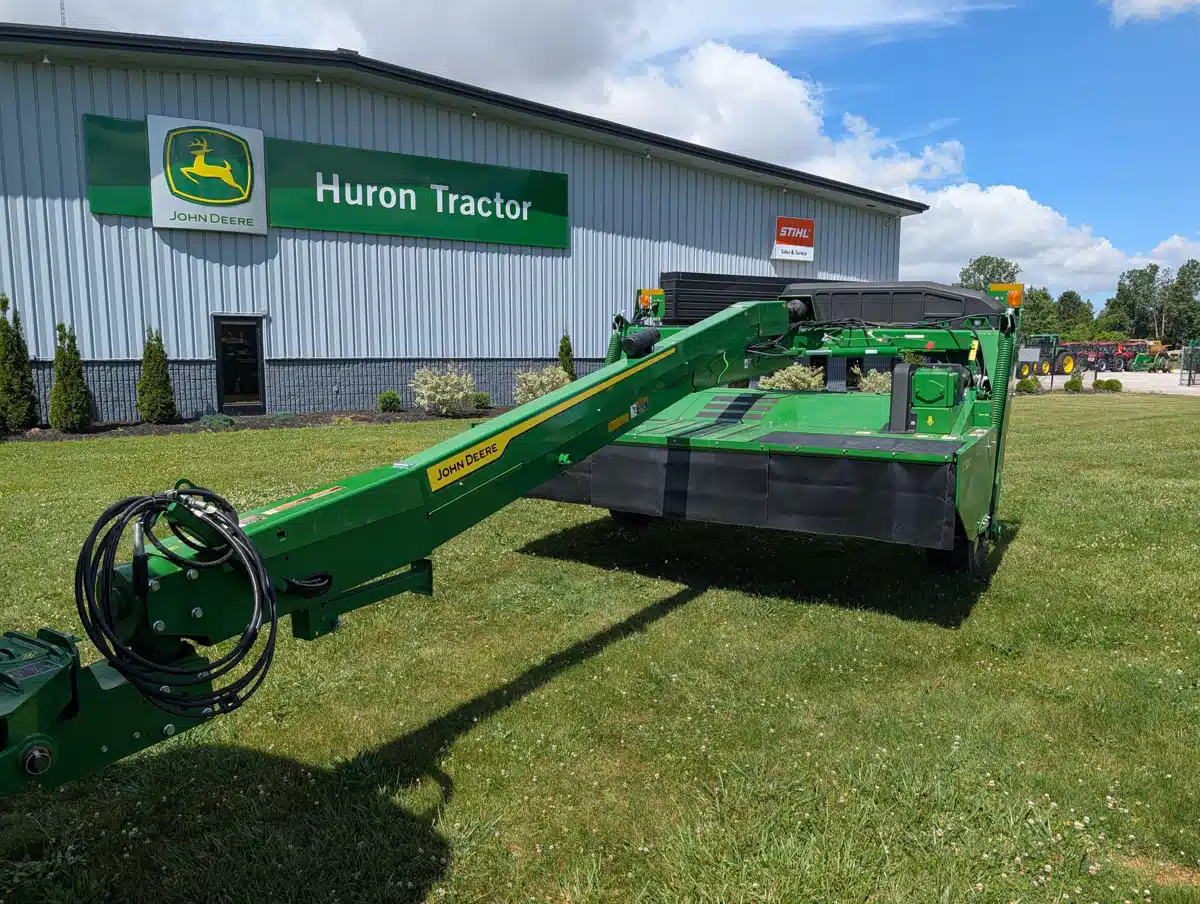 Photo de la Galerie 1 pour 2025 John Deere C350 Faucheuse-conditionneuse